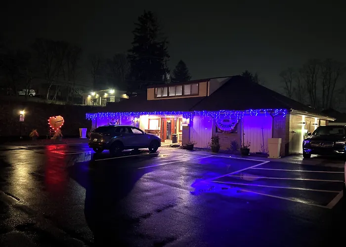 Inn of the Dove: Romantic Luxury Suites with Jacuzzi & Fireplace