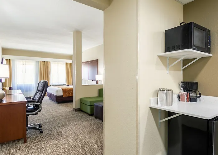 Aspire Hotel And Suites